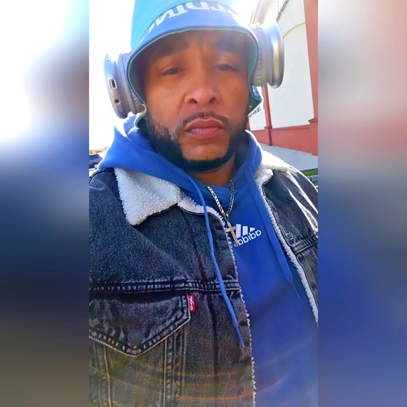 Meet your Posher, Jay - Picture 1 of 4